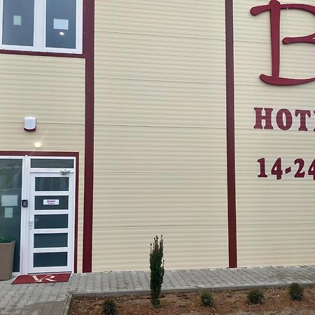 Vecsesi Rendezvenykoezpont Es Panzio Bed & Breakfast Dış mekan fotoğraf