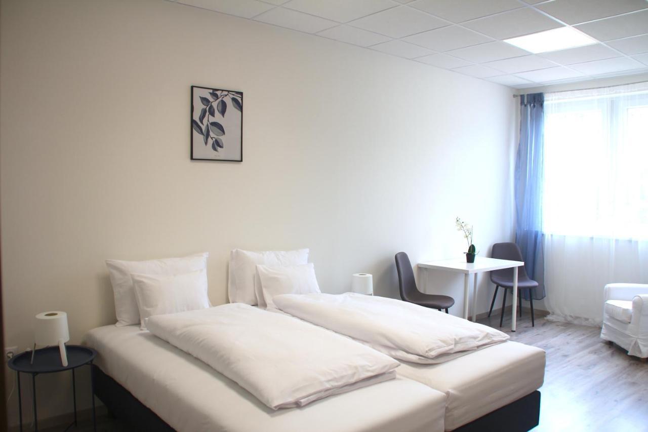 Vecsesi Rendezvenykoezpont Es Panzio Bed & Breakfast Dış mekan fotoğraf