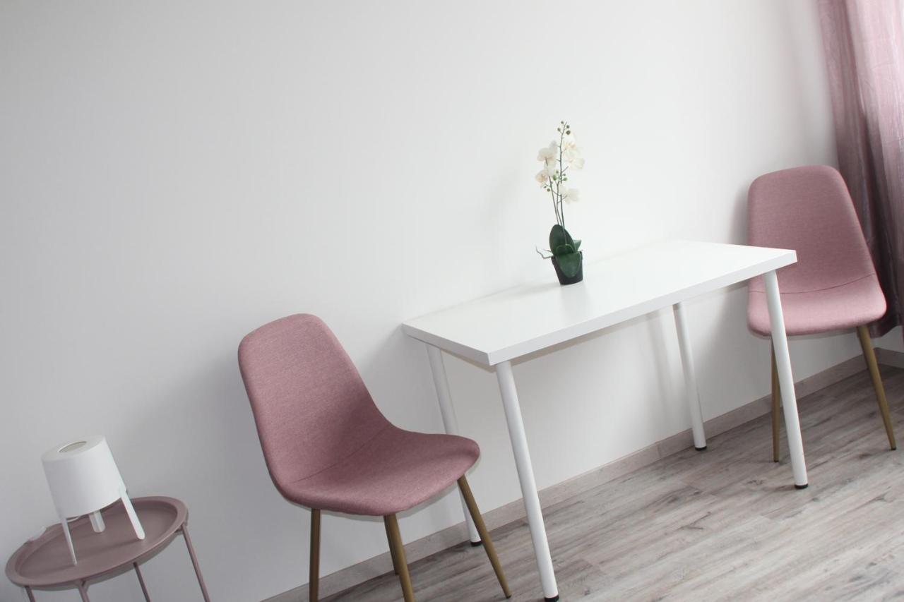 Vecsesi Rendezvenykoezpont Es Panzio Bed & Breakfast Dış mekan fotoğraf