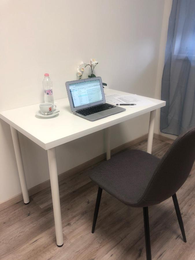 Vecsesi Rendezvenykoezpont Es Panzio Bed & Breakfast Dış mekan fotoğraf