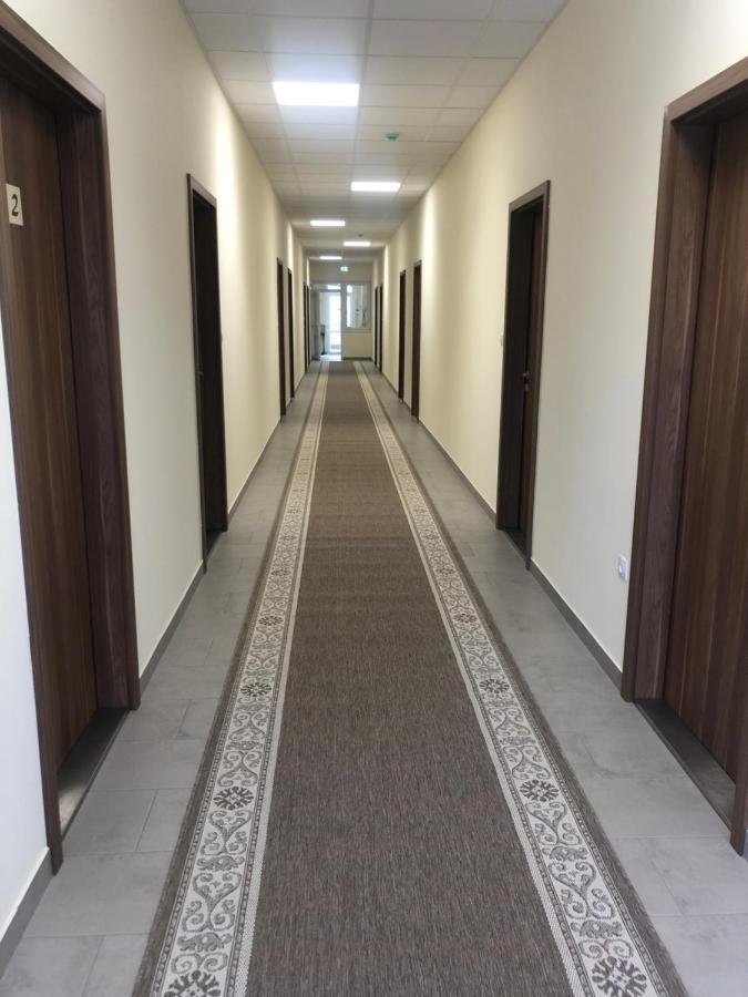 Vecsesi Rendezvenykoezpont Es Panzio Bed & Breakfast Dış mekan fotoğraf