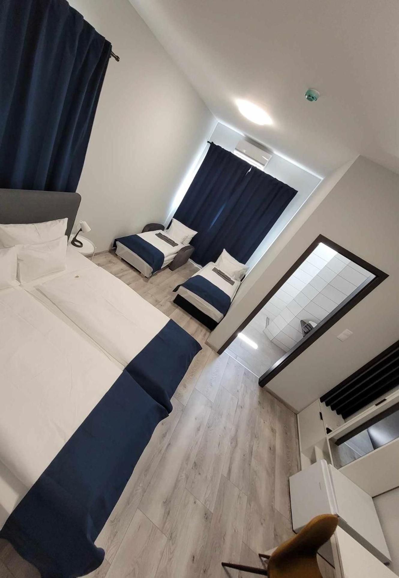 Vecsesi Rendezvenykoezpont Es Panzio Bed & Breakfast Dış mekan fotoğraf