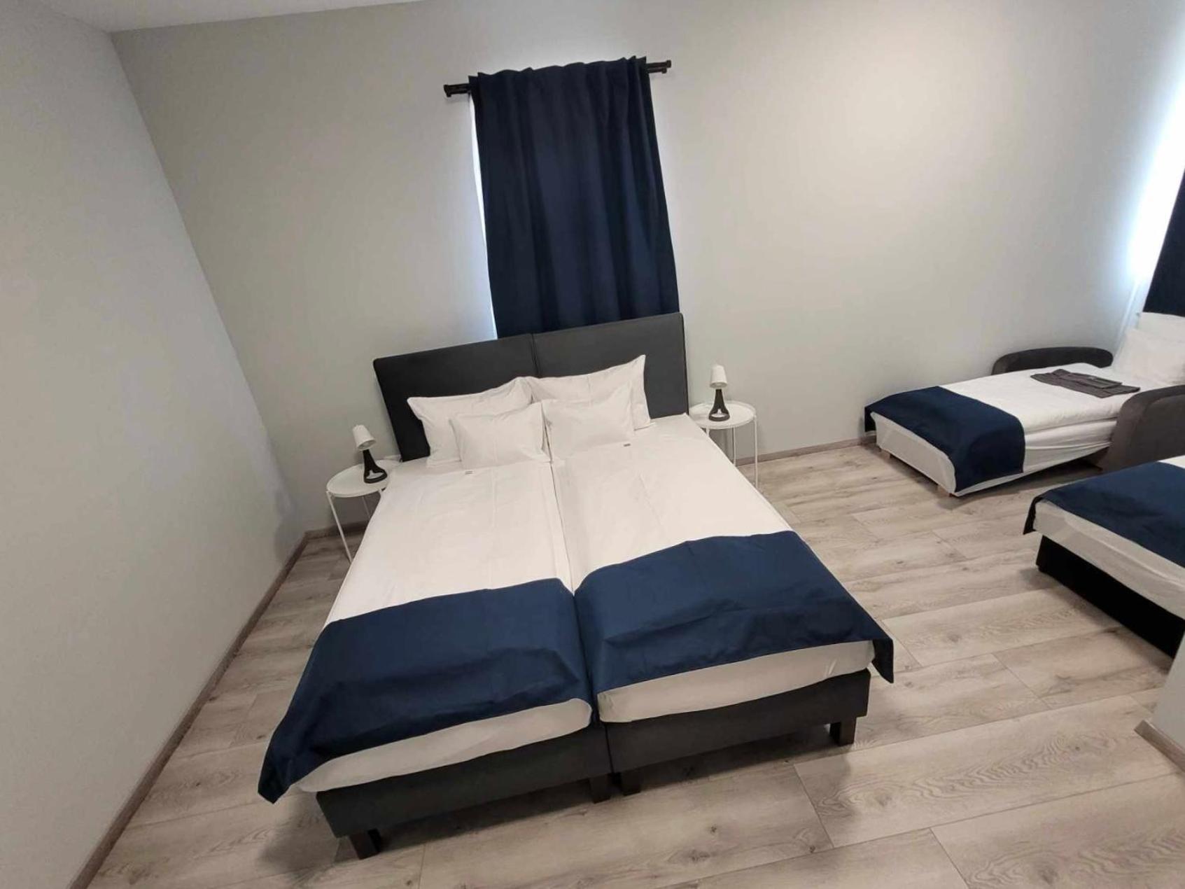 Vecsesi Rendezvenykoezpont Es Panzio Bed & Breakfast Dış mekan fotoğraf
